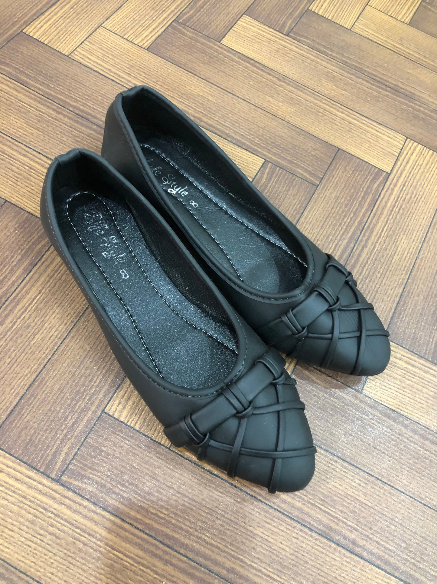 MM561 - POSH PUMPS