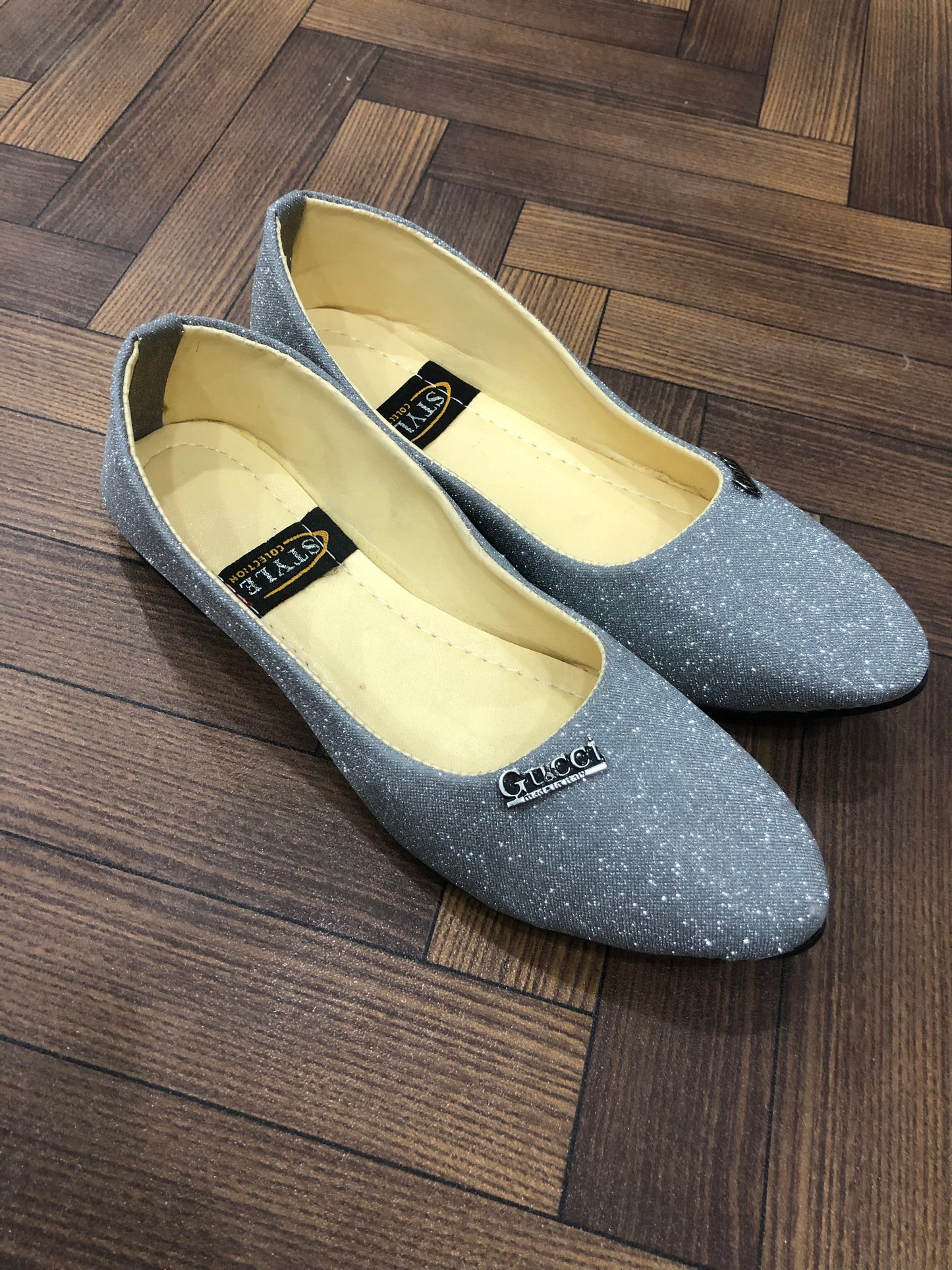MM563 - POSH PUMPS