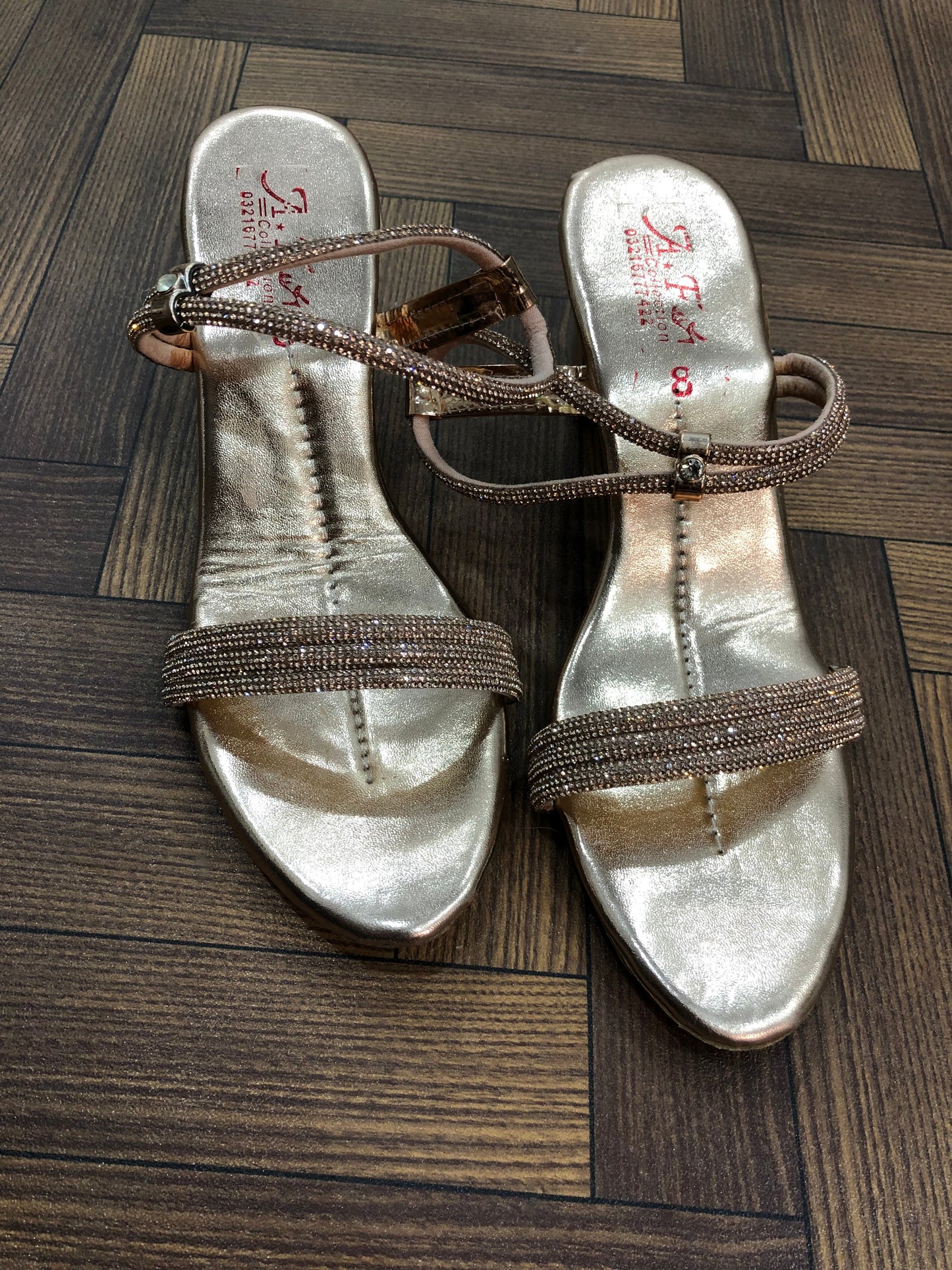 MM054- HEEL