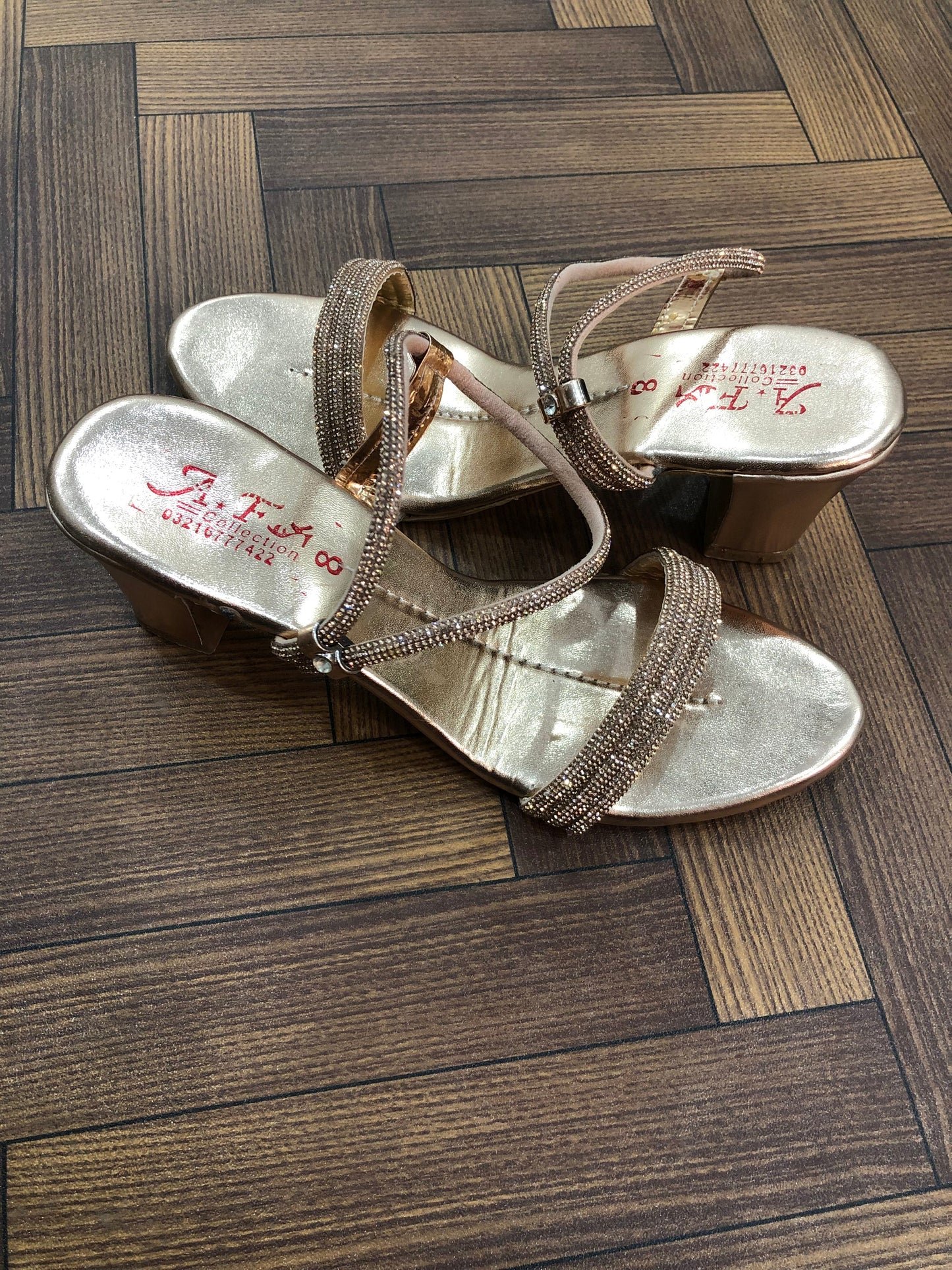 MM054- HEEL