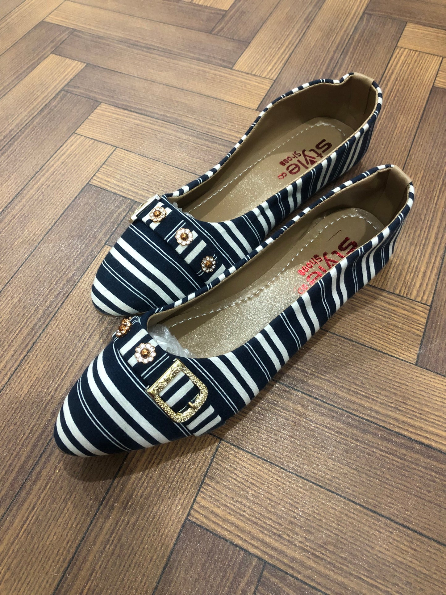 MM566 - POSH PUMPS