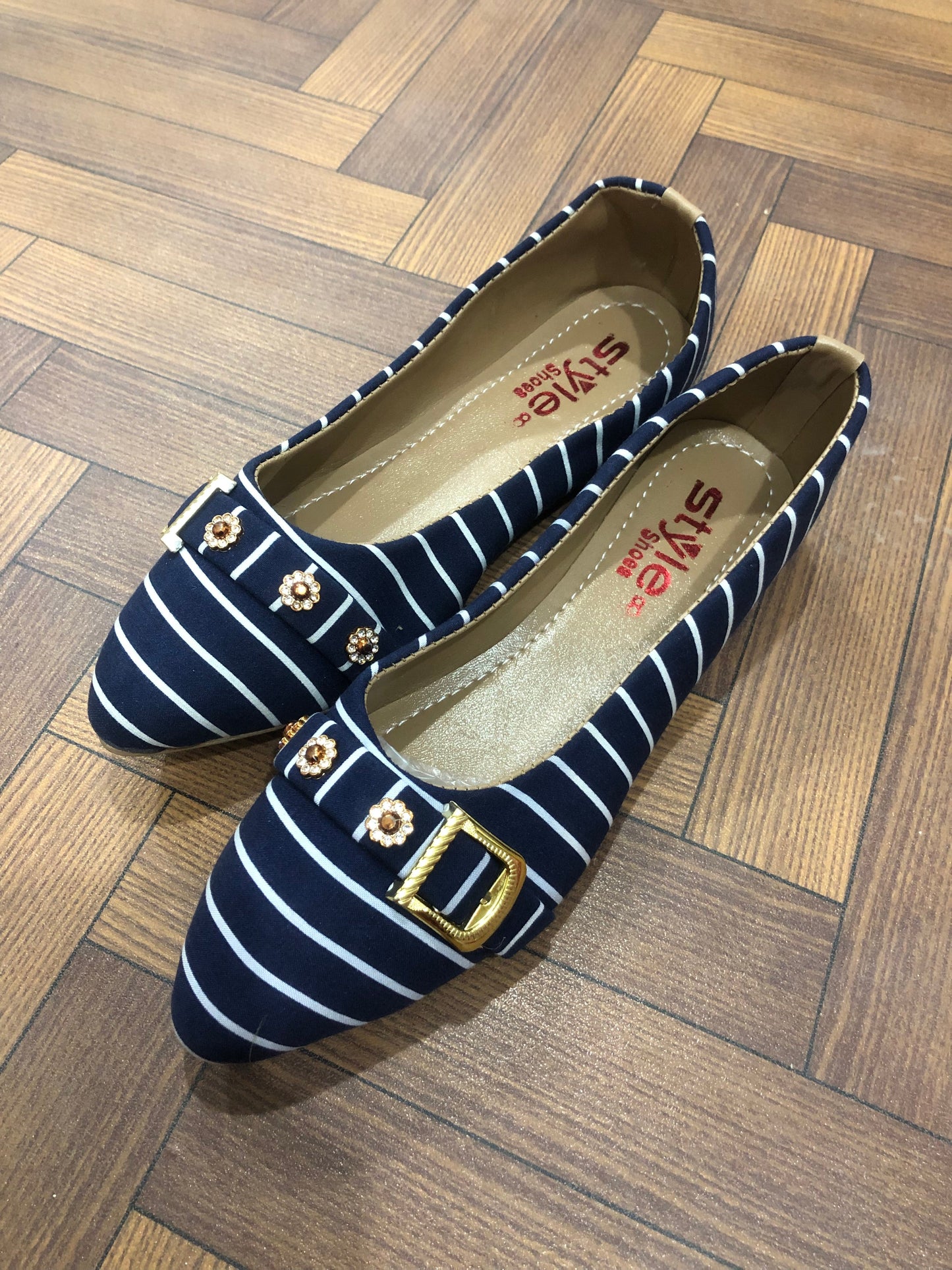 MM562 - POSH PUMPS