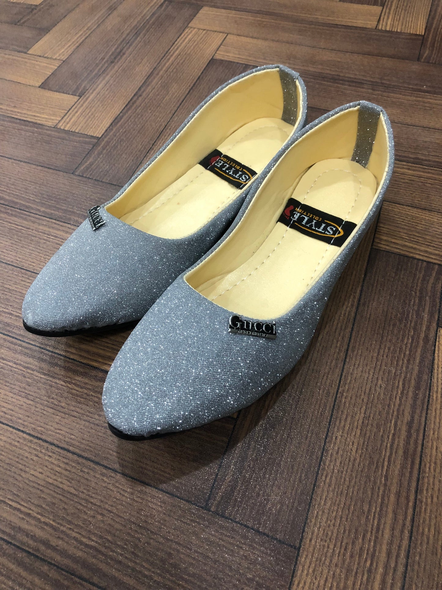 MM563 - POSH PUMPS