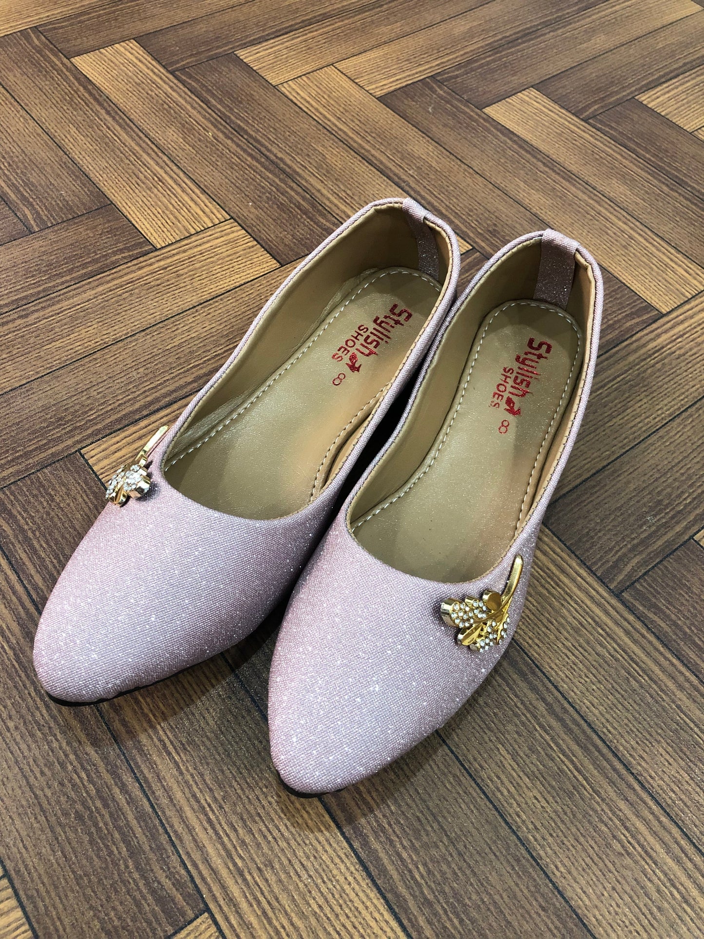 MM524 - POSH PUMPS