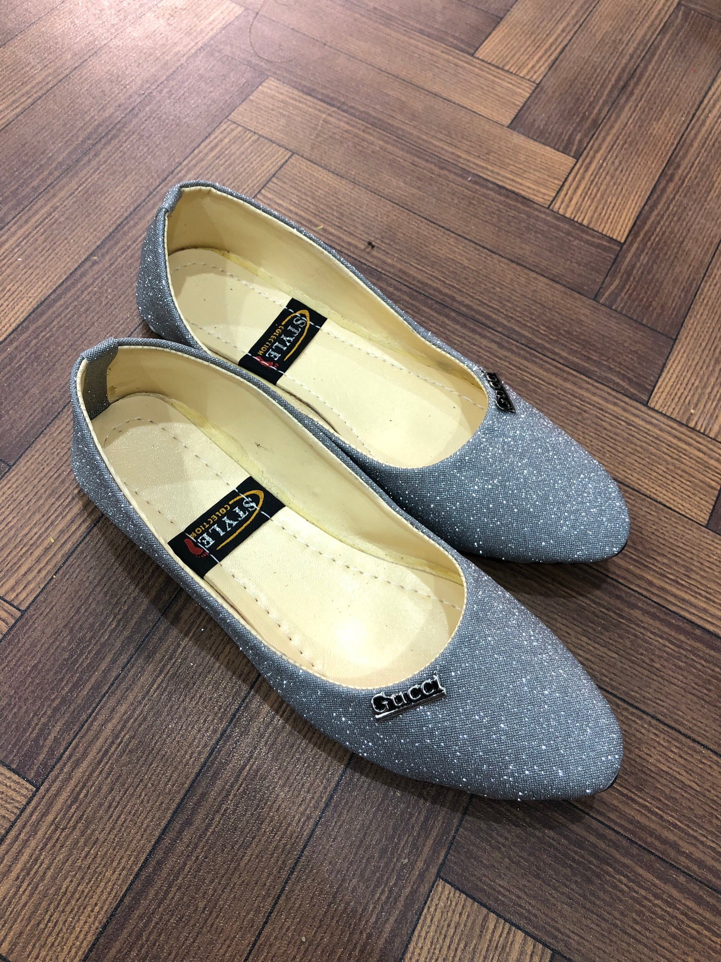 MM57 - POSH PUMPS