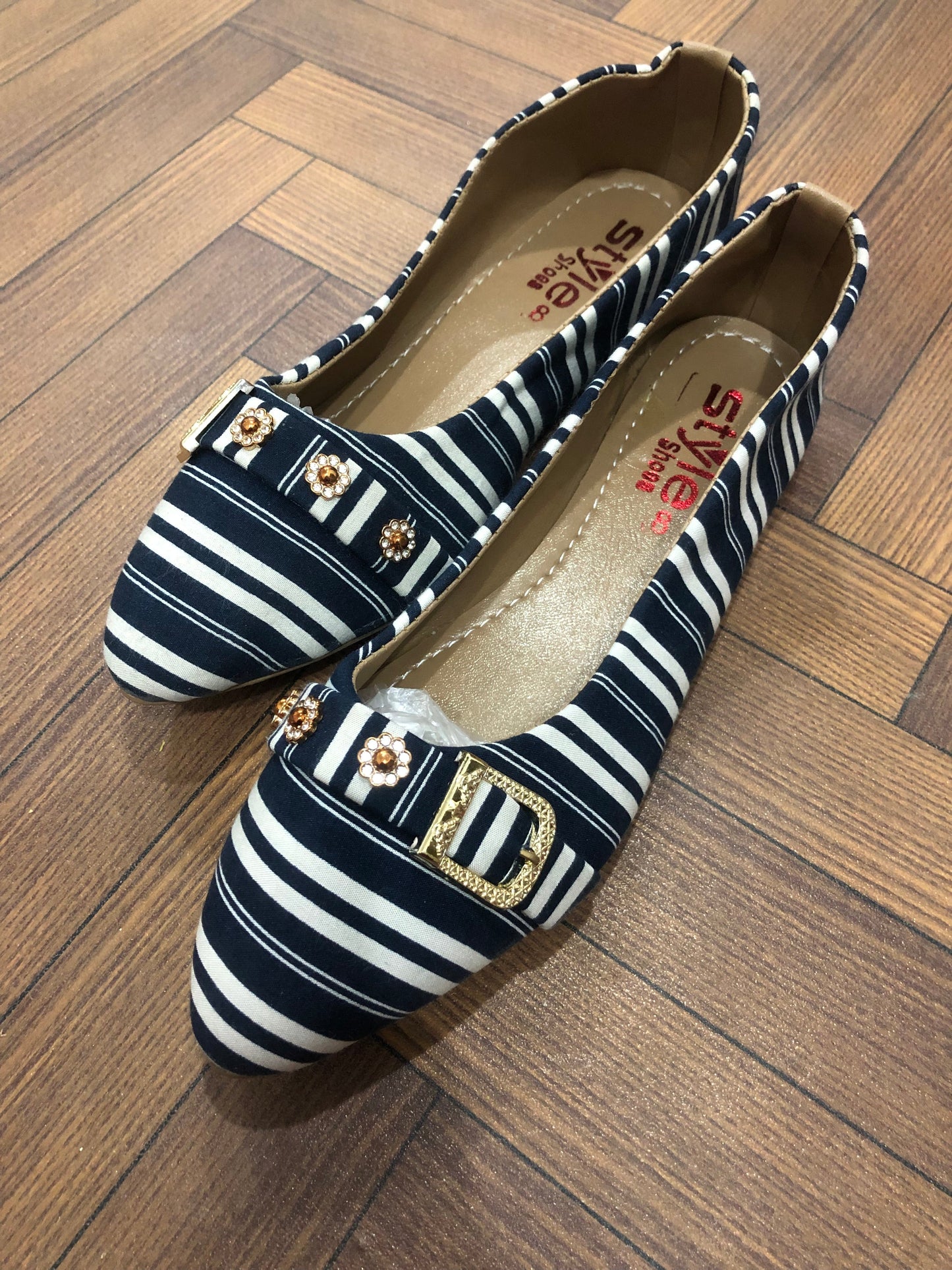 MM566 - POSH PUMPS