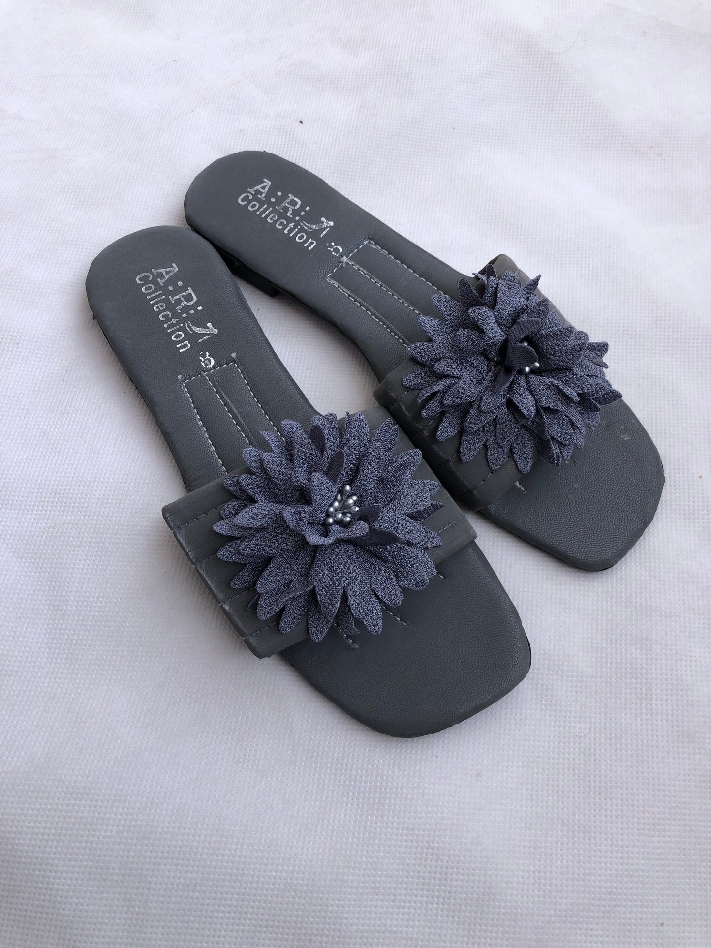MM267-CASUAL SLIDES