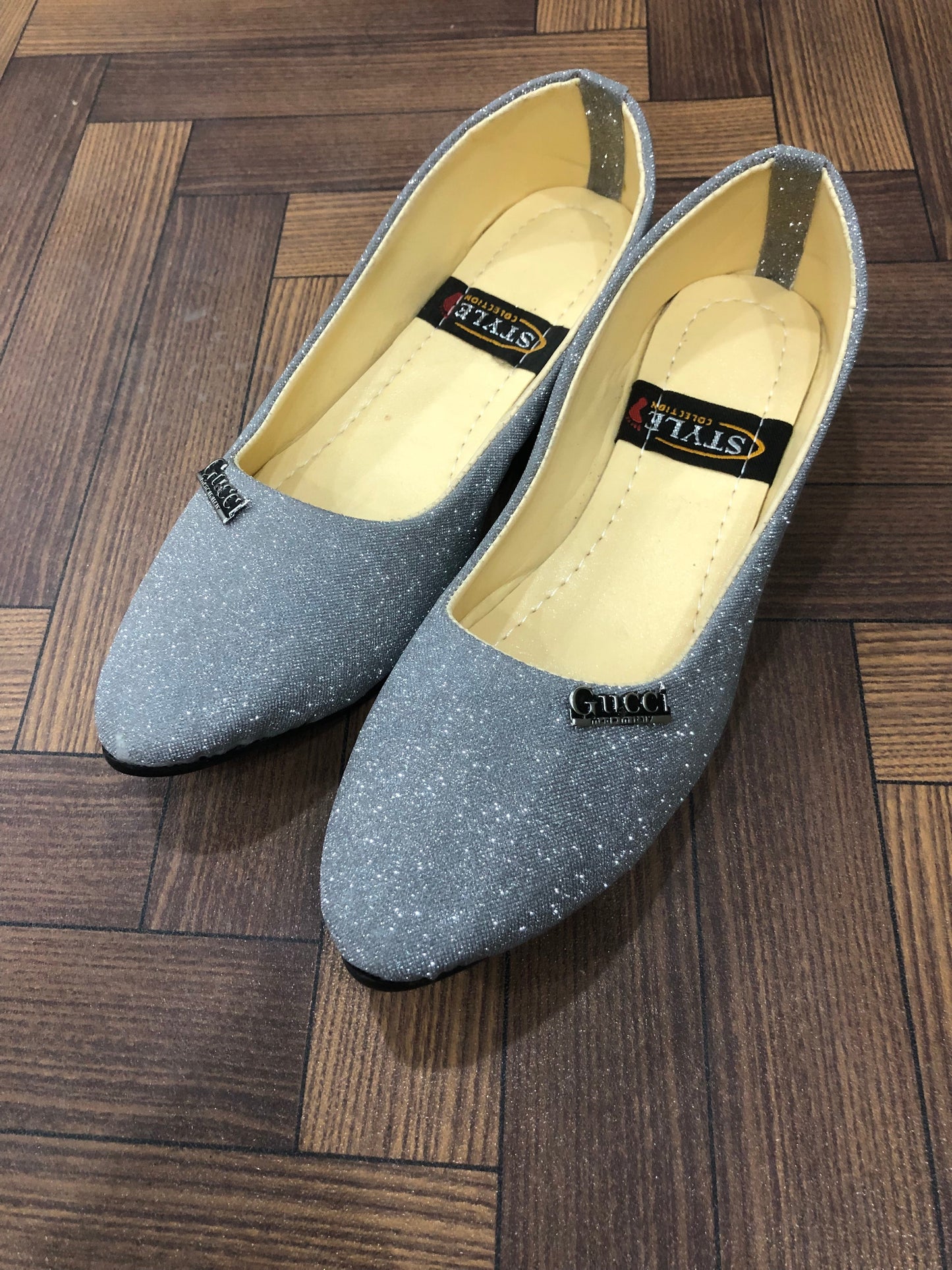 MM563 - POSH PUMPS