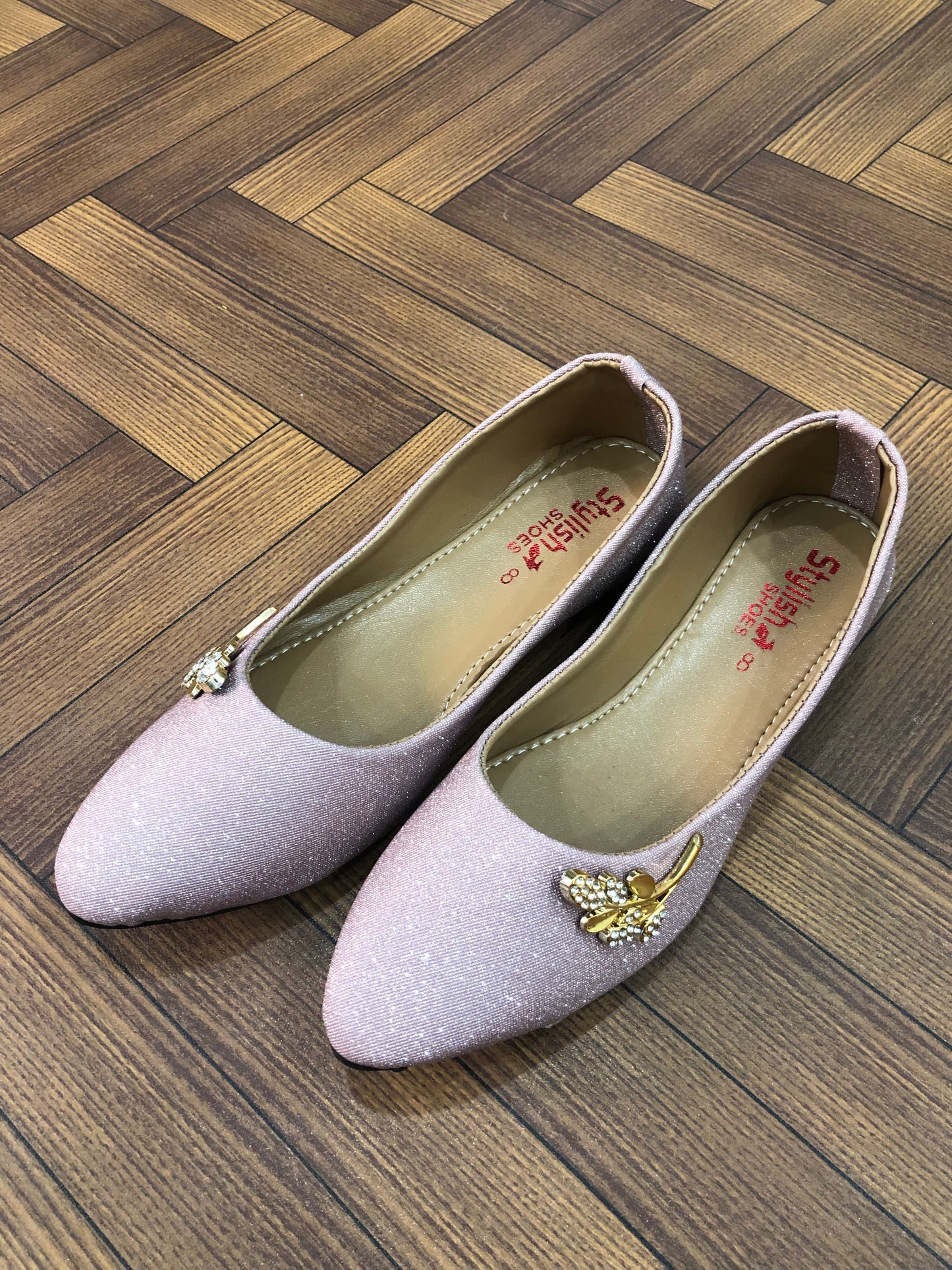 MM524 - POSH PUMPS