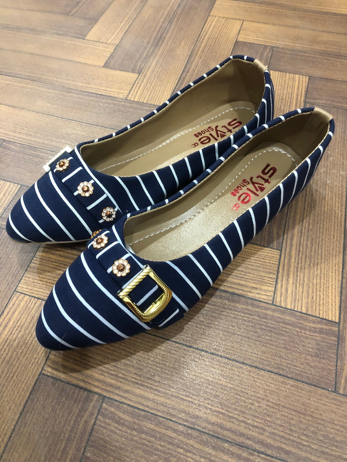 MM562 - POSH PUMPS